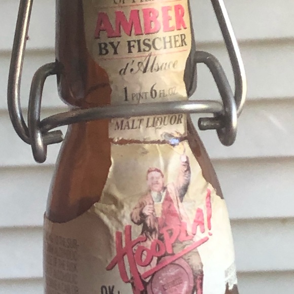 🌺VINTAGE FISHER EMBOSSED AMBER GLASS BOTTLE - Picture 5 of 10